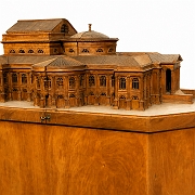 049 Deze maquette toont hoe groot dit gebouw werkelijk is
